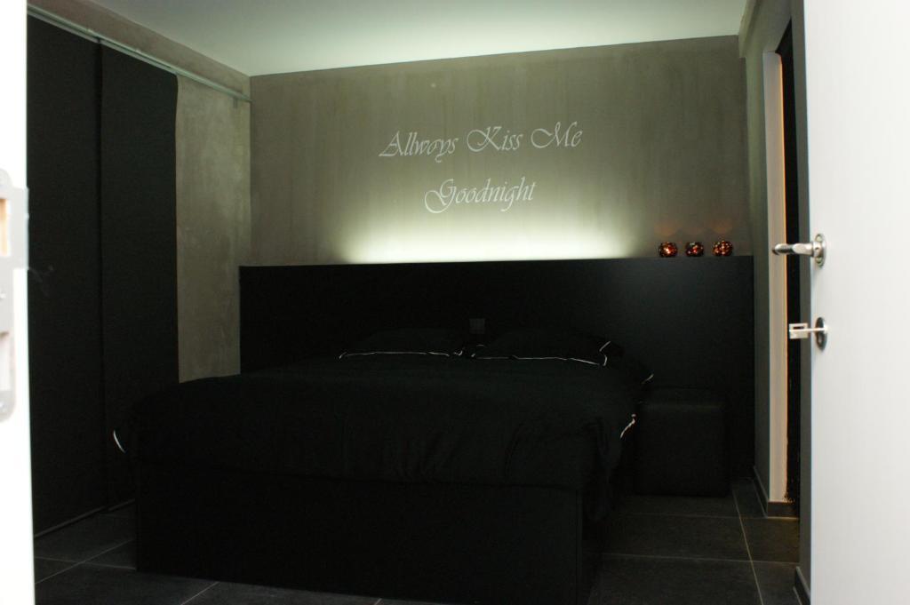 Maison Beau Panzió Zonhoven Szoba fotó